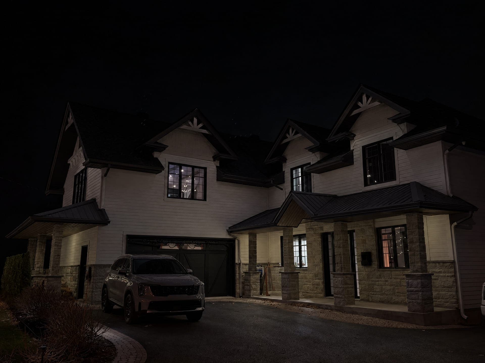 La même maison, sans aucune lumière de Noël — simulation