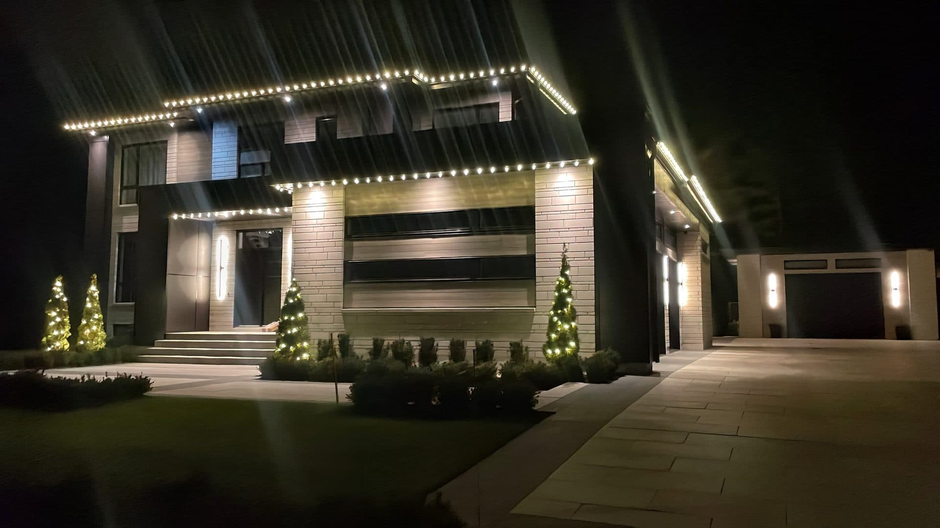 Maison illuminée pour les Fêtes à Mirabel