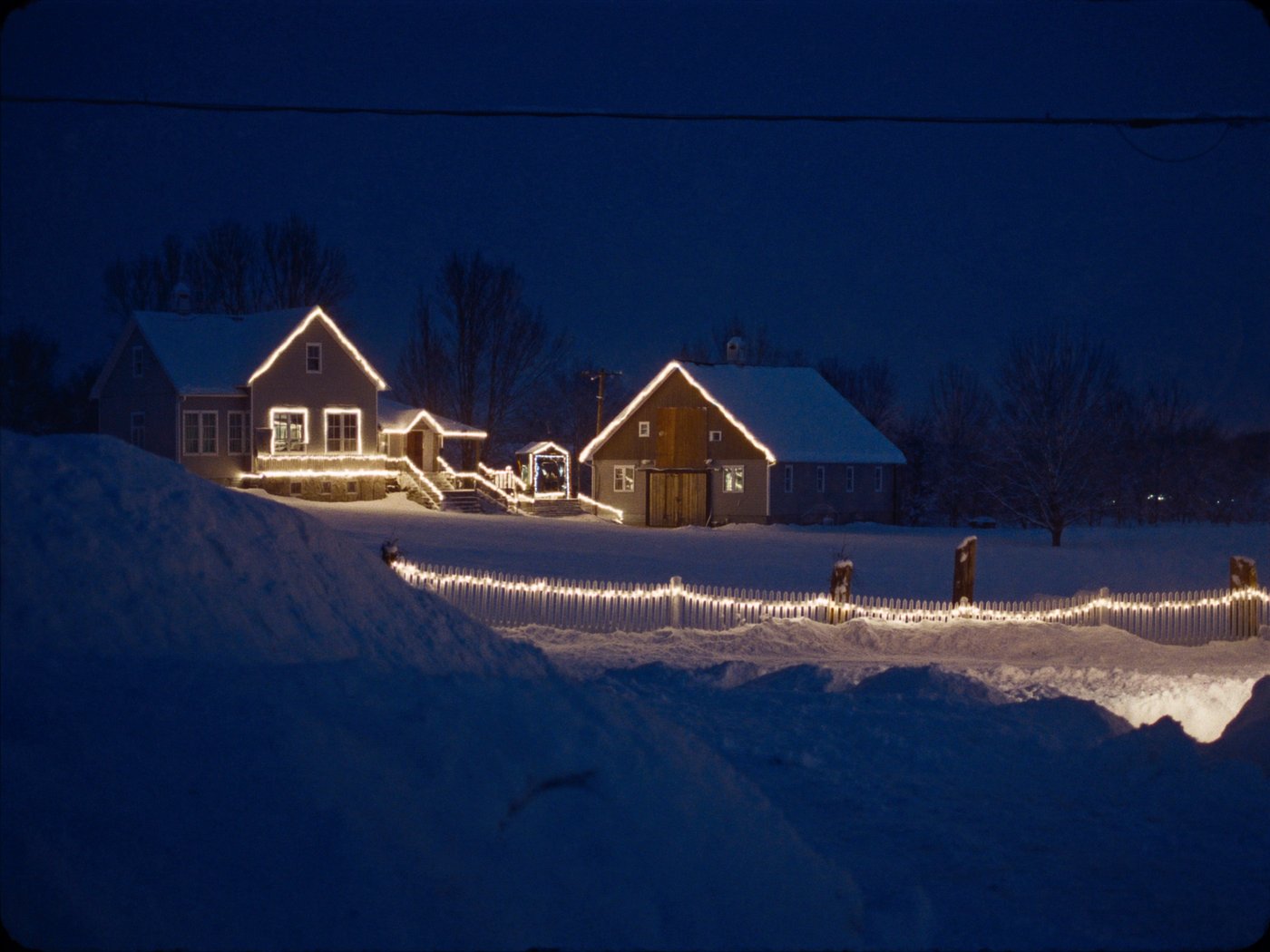 Installation de lumières de Noël à Sainte-Julienne